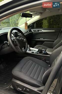Седан Ford Fusion 2014 в 