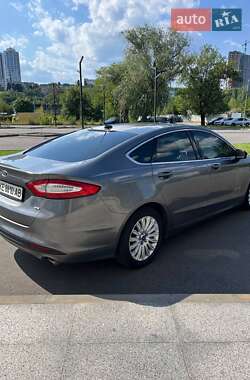 Седан Ford Fusion 2013 в 