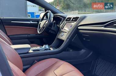 Седан Ford Fusion 2019 в 