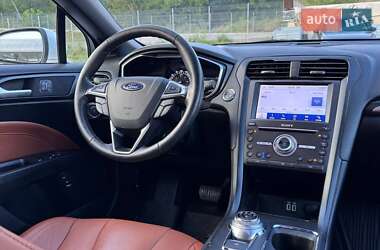 Седан Ford Fusion 2019 в 