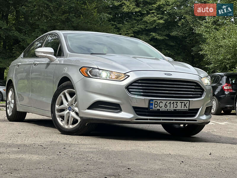 Седан Ford Fusion 2013 в Львове