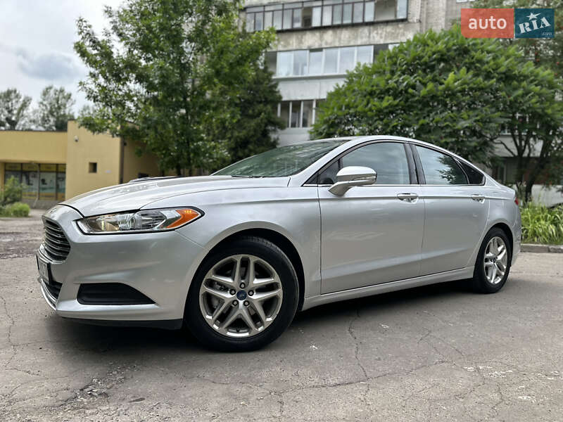 Седан Ford Fusion 2013 в Львове