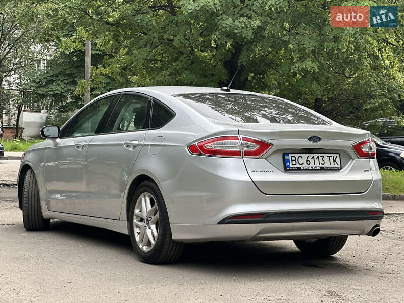 Седан Ford Fusion 2013 в Львове