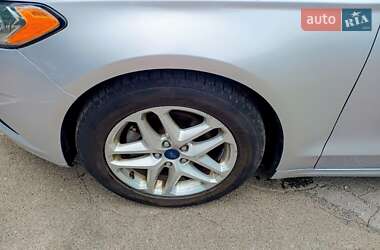Седан Ford Fusion 2015 в 