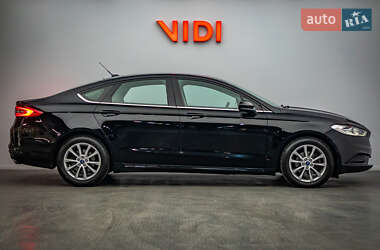 Седан Ford Fusion 2017 в 