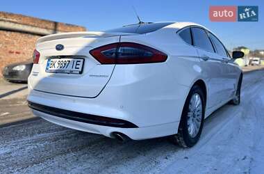 Седан Ford Fusion 2013 в 
