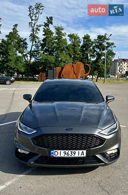 Седан Ford Fusion 2016 в 