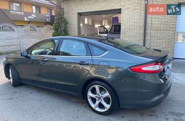 Седан Ford Fusion 2015 в 