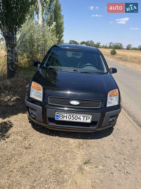 Хэтчбек Ford Fusion 2008 в 