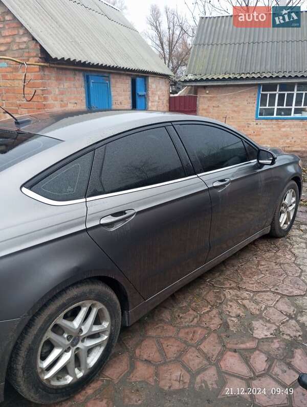 Седан Ford Fusion 2013 в 