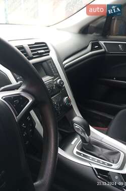 Седан Ford Fusion 2013 в 