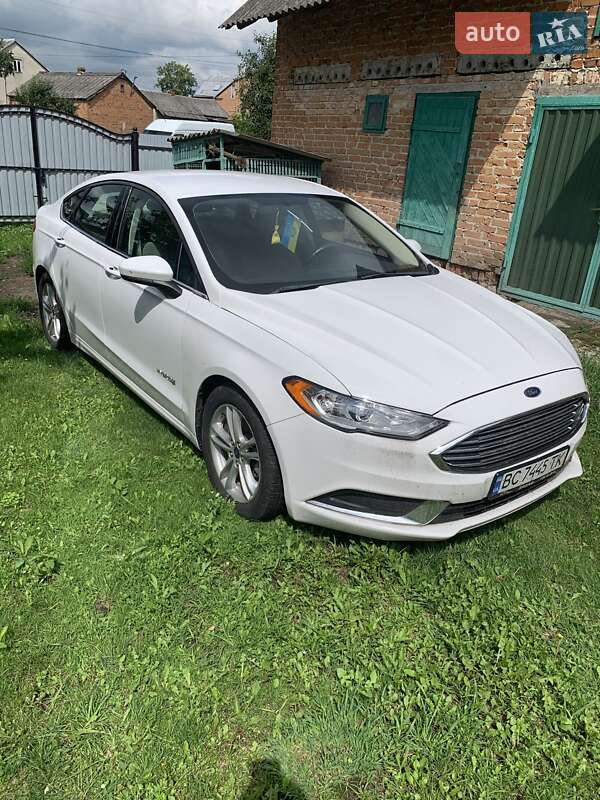 Седан Ford Fusion 2018 в 