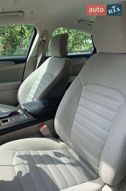 Седан Ford Fusion 2018 в 