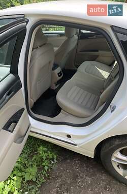 Седан Ford Fusion 2018 в 