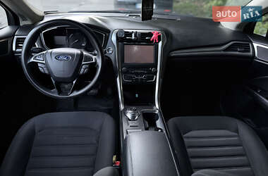 Седан Ford Fusion 2017 в 