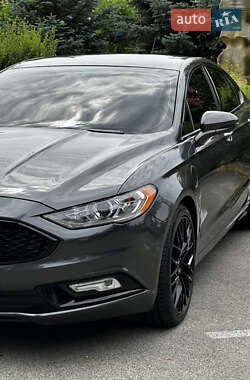 Седан Ford Fusion 2016 в 