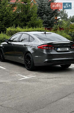 Седан Ford Fusion 2016 в 