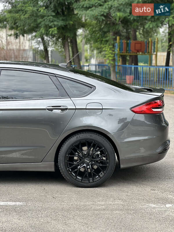 Седан Ford Fusion 2016 в Киеве