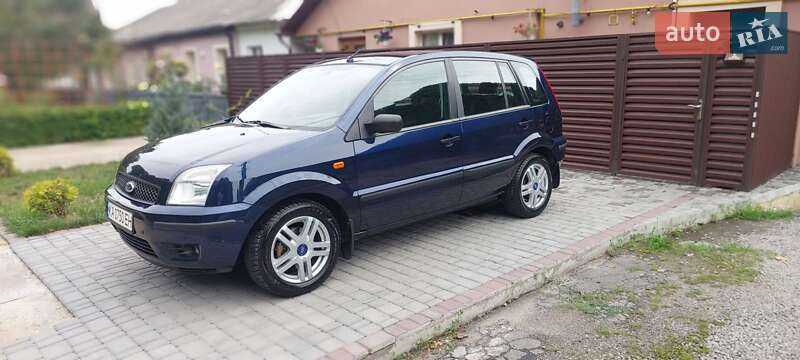 Хэтчбек Ford Fusion 2004 в Киеве