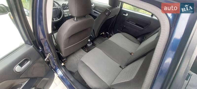 Хэтчбек Ford Fusion 2004 в Киеве