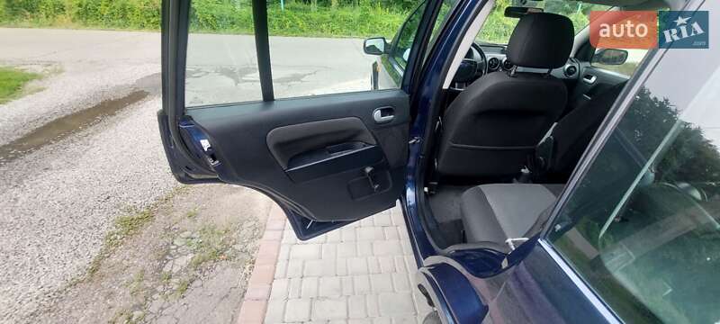 Хэтчбек Ford Fusion 2004 в Киеве