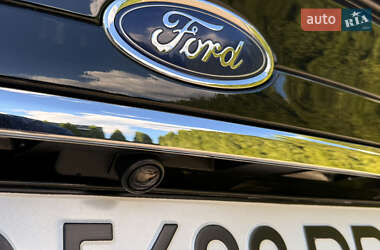 Седан Ford Fusion 2016 в 