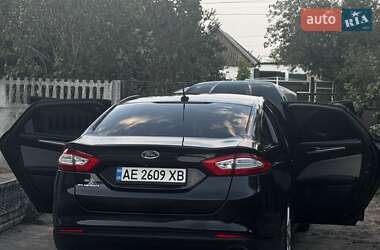 Седан Ford Fusion 2015 в 