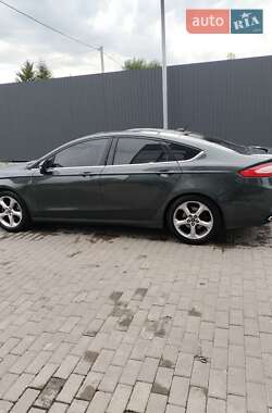 Седан Ford Fusion 2014 в 