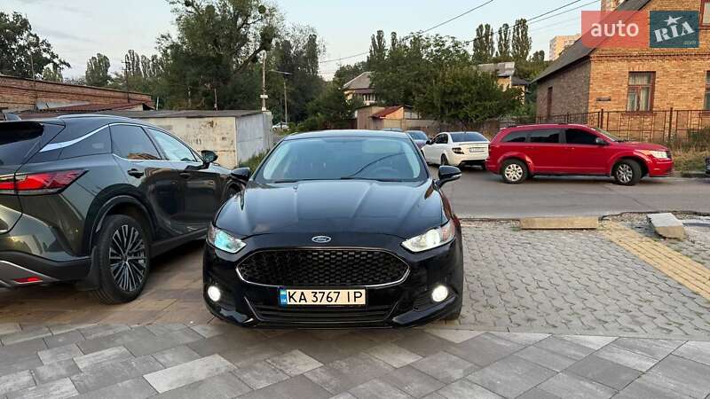 Седан Ford Fusion 2015 в Києві