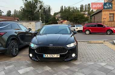 Седан Ford Fusion 2015 в 