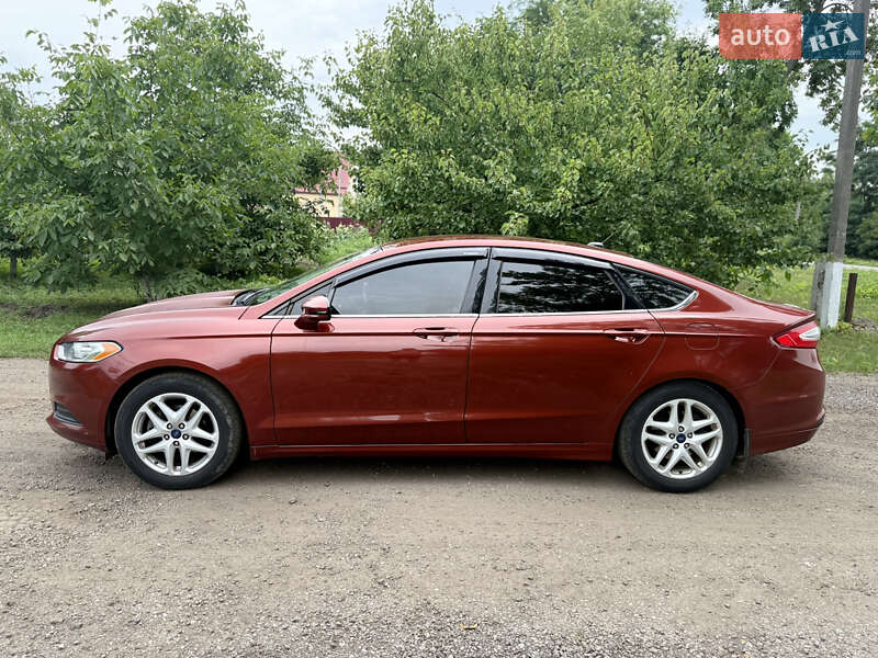 Седан Ford Fusion 2014 в Березане