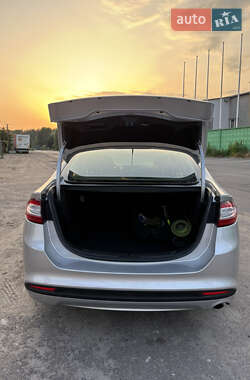 Седан Ford Fusion 2014 в 