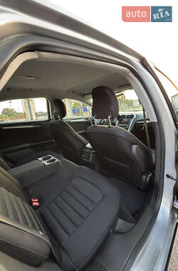 Седан Ford Fusion 2014 в 
