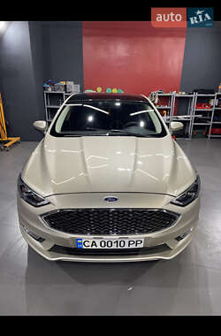 Седан Ford Fusion 2017 в 