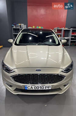 Седан Ford Fusion 2017 в 