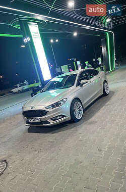 Седан Ford Fusion 2017 в 