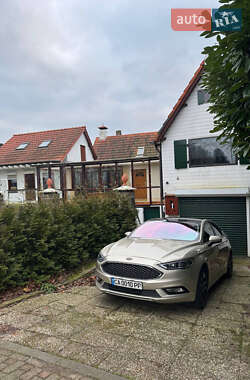 Седан Ford Fusion 2017 в 