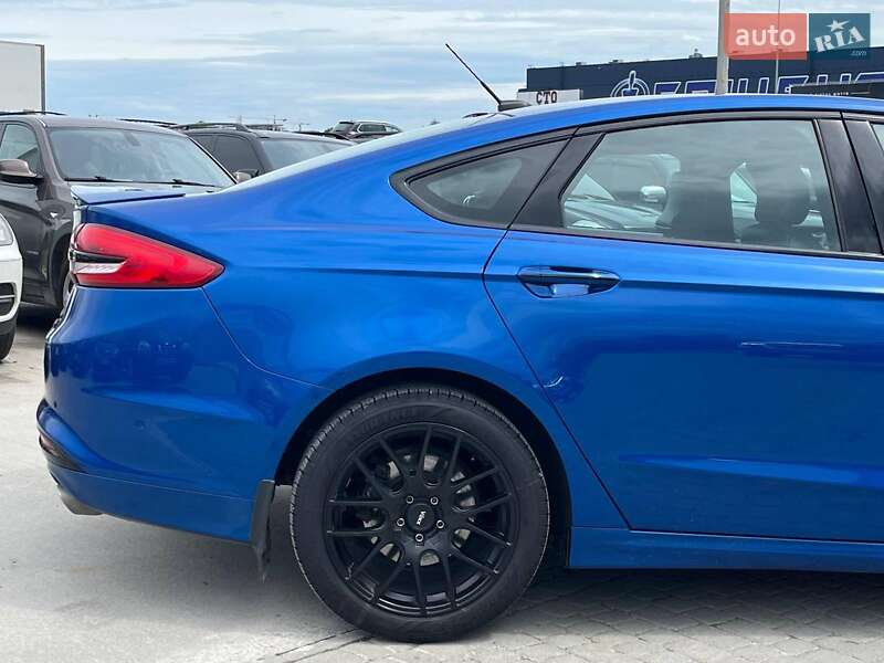 Седан Ford Fusion 2017 в Львові