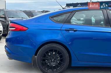 Седан Ford Fusion 2017 в 