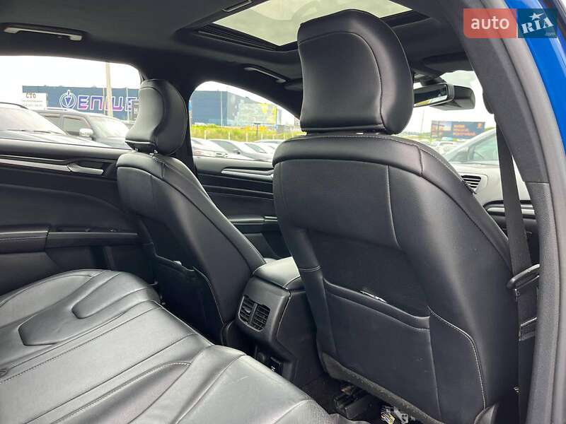 Седан Ford Fusion 2017 в Львові