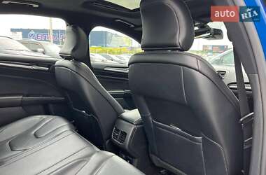 Седан Ford Fusion 2017 в 