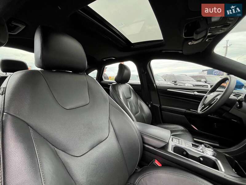 Седан Ford Fusion 2017 в Львові