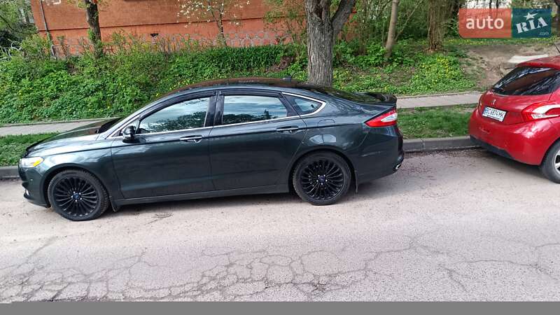 Седан Ford Fusion 2014 в Львові