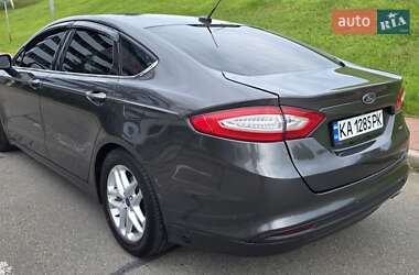 Седан Ford Fusion 2015 в 