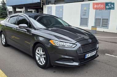 Седан Ford Fusion 2015 в 