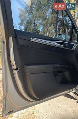 Седан Ford Fusion 2018 в 