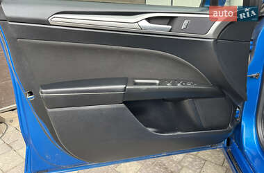 Седан Ford Fusion 2019 в 
