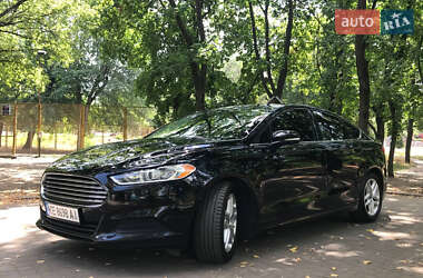 Седан Ford Fusion 2015 в 