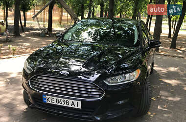 Седан Ford Fusion 2015 в 
