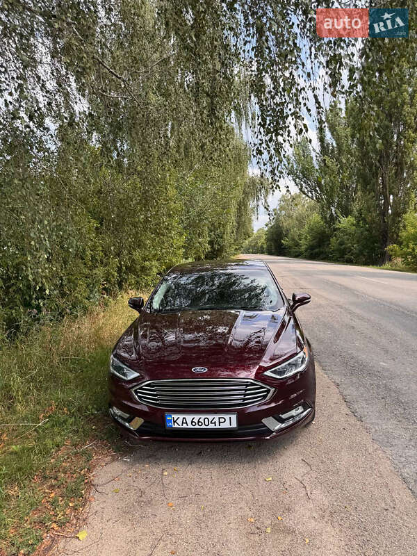 Седан Ford Fusion 2017 в 